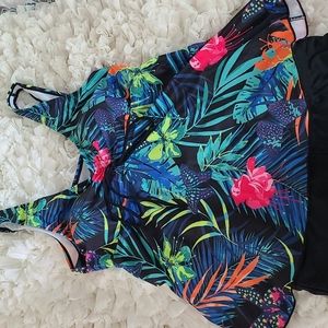 NWOT Floral Tankini Swimsuit with Boy Shorts Sz Med
